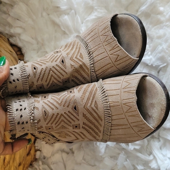 Naughty monkey peep toe cutout booties block heel boho size 9.5 - Picture 5 of 14